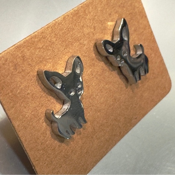Chihuahua Dog NWT Stainless Steel Silver Earrings Unisex - Picture 6 of 7
